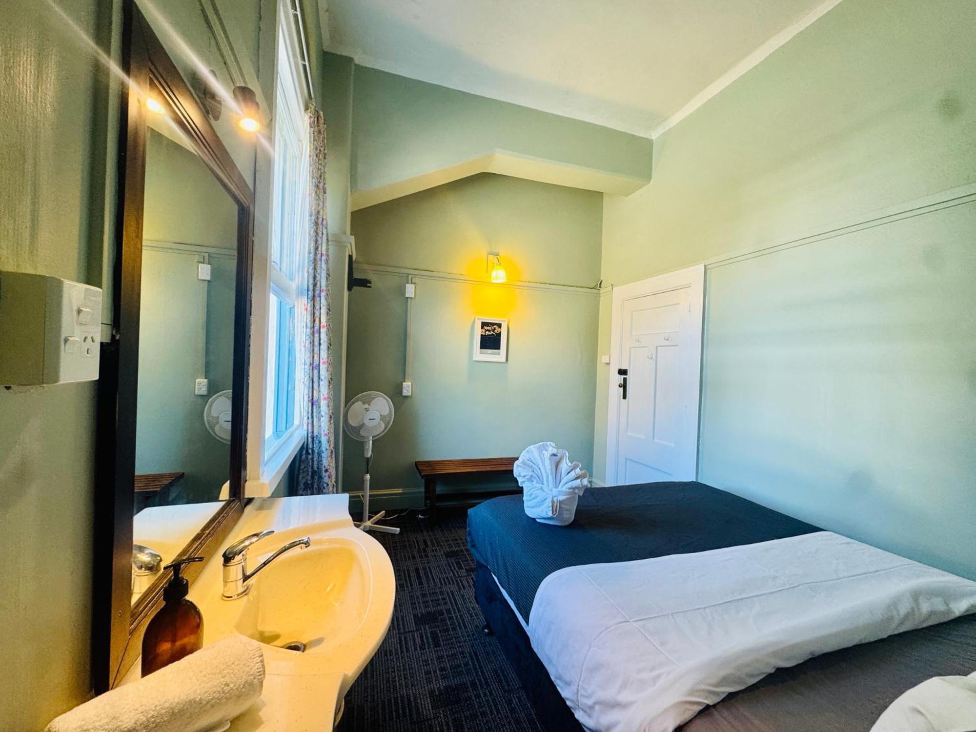Crashpalace Backpackers نابيير المظهر الخارجي الصورة